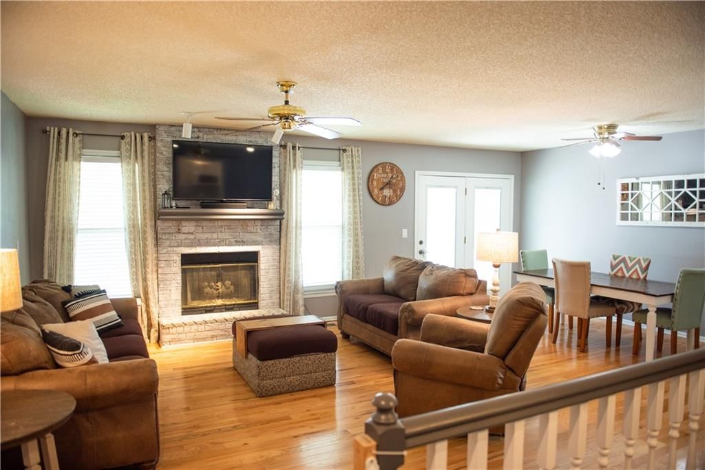 125 SE Ridgeview Drive — photo 3