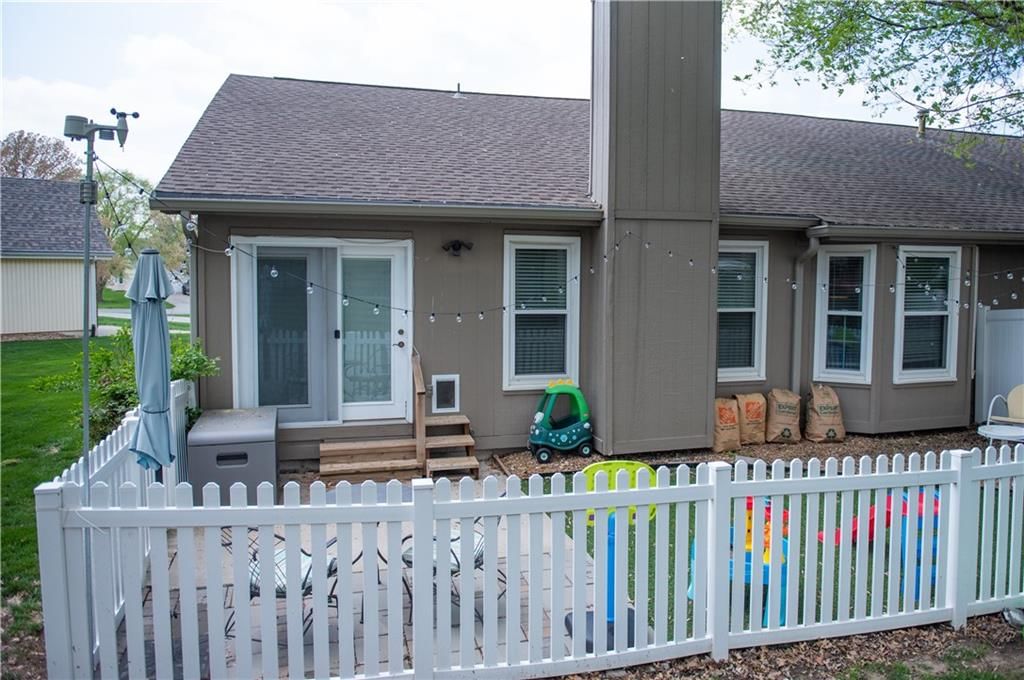 125 SE Ridgeview Drive — photo 32
