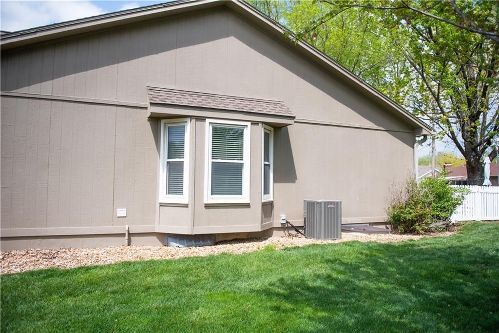 125 SE Ridgeview Drive — photo 33