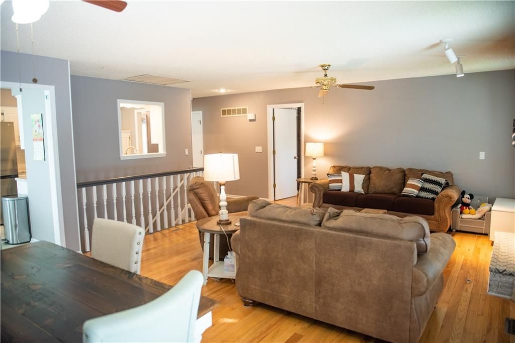 125 SE Ridgeview Drive — photo 5