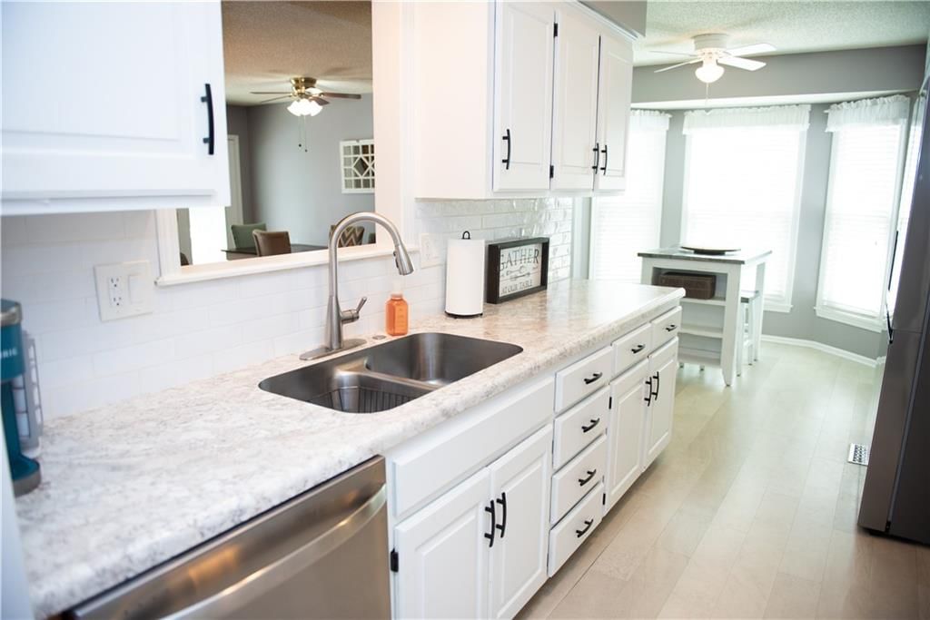 125 SE Ridgeview Drive — photo 10