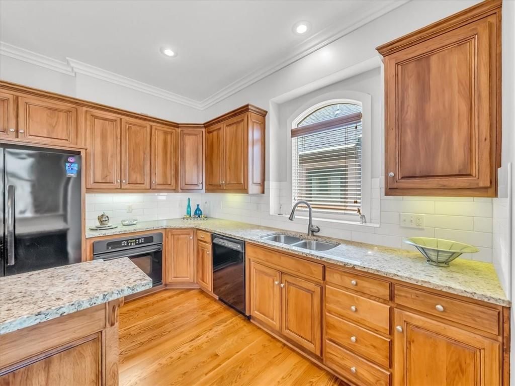 12552 Farley Street — photo 9