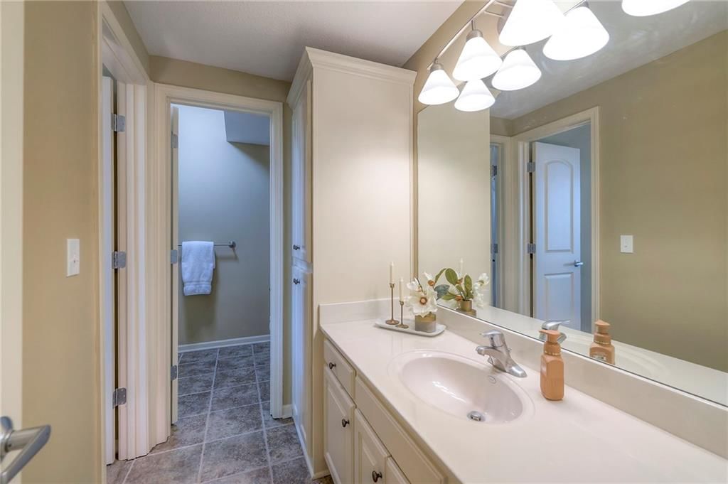 2153 W 162nd Terrace — photo 47