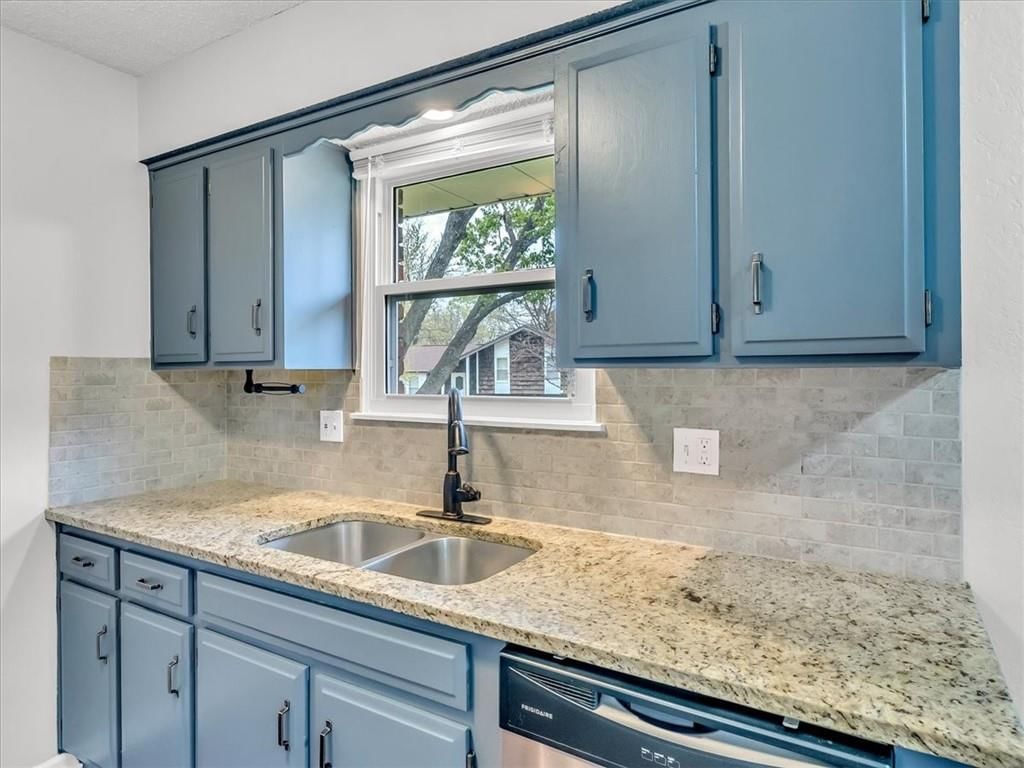 2218 NW 64 Terrace — photo 10