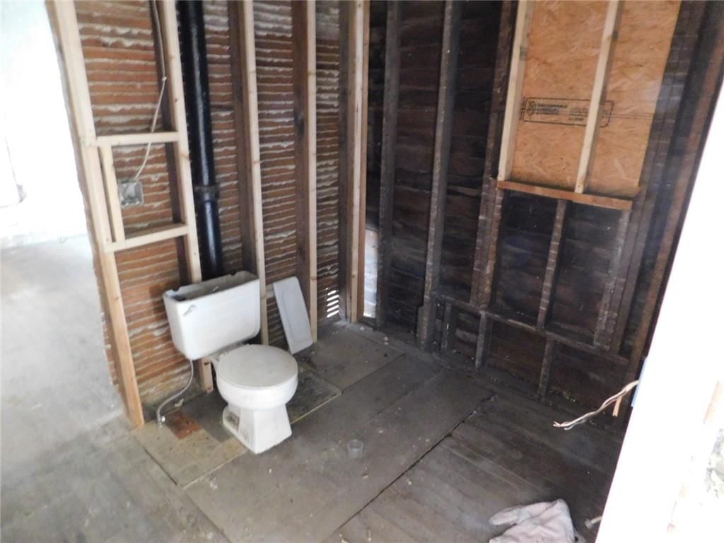 203 W Quincy Street — photo 10