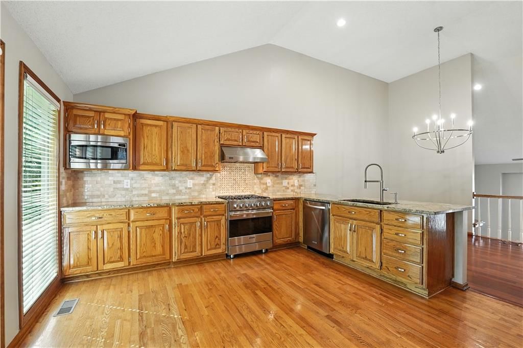 22405 W 52nd Terrace — photo 15
