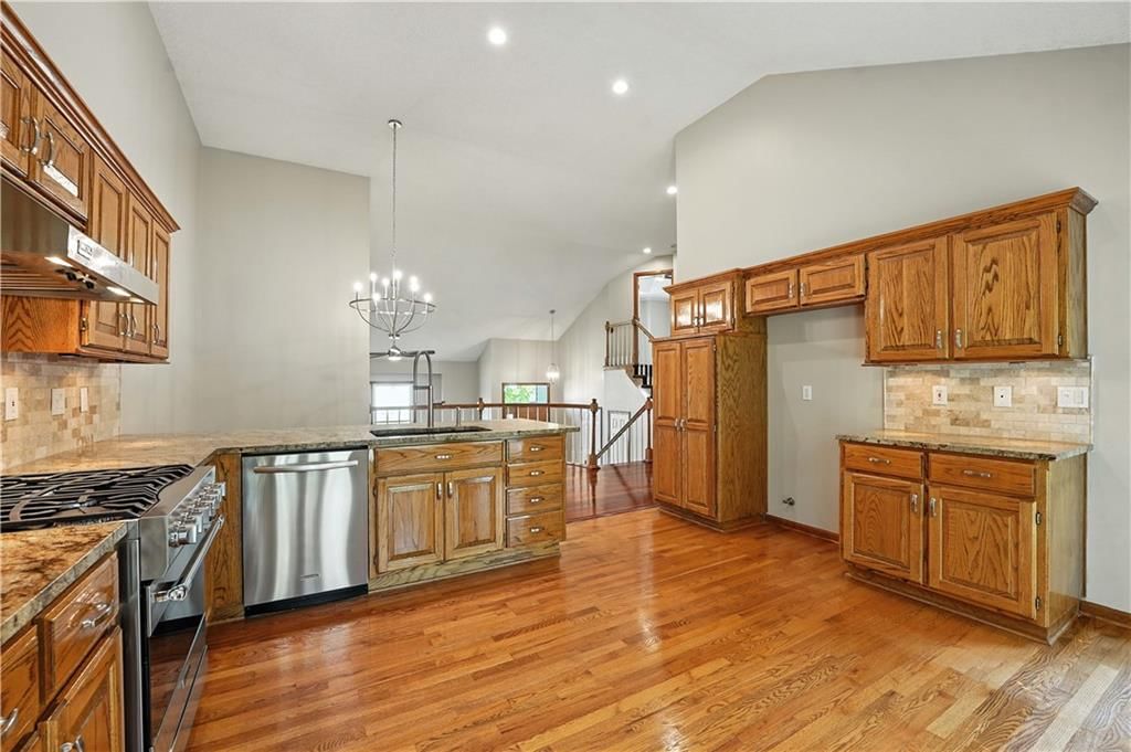 22405 W 52nd Terrace — photo 16