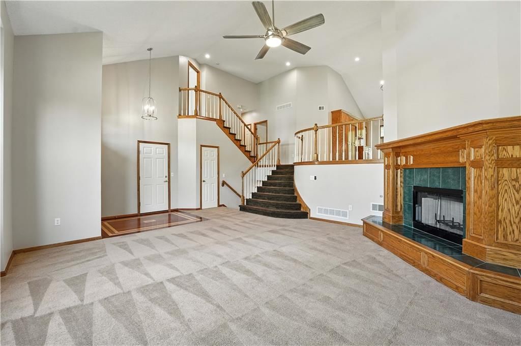 22405 W 52nd Terrace — photo 5