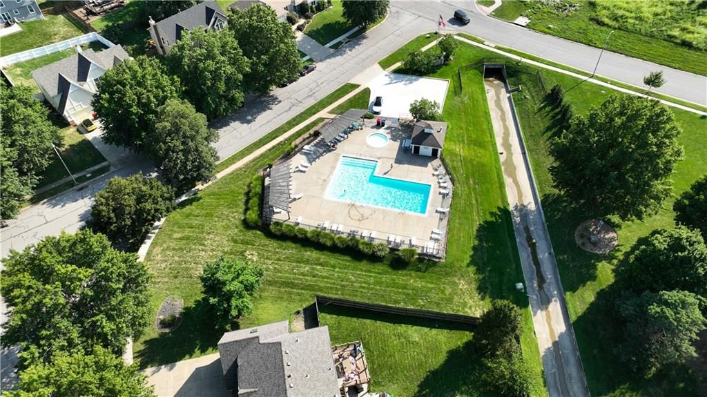 22405 W 52nd Terrace — photo 49