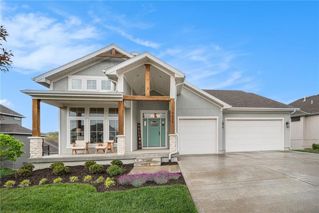 5626 Thousand Oaks Drive, Parkville, MO