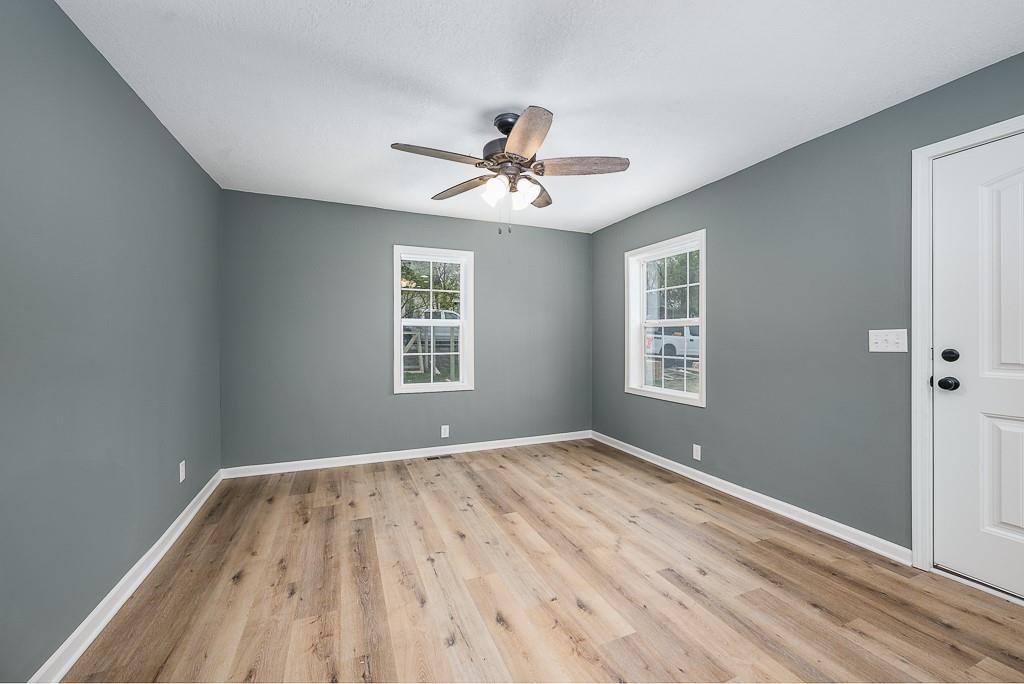 5511 Clark Avenue — photo 7