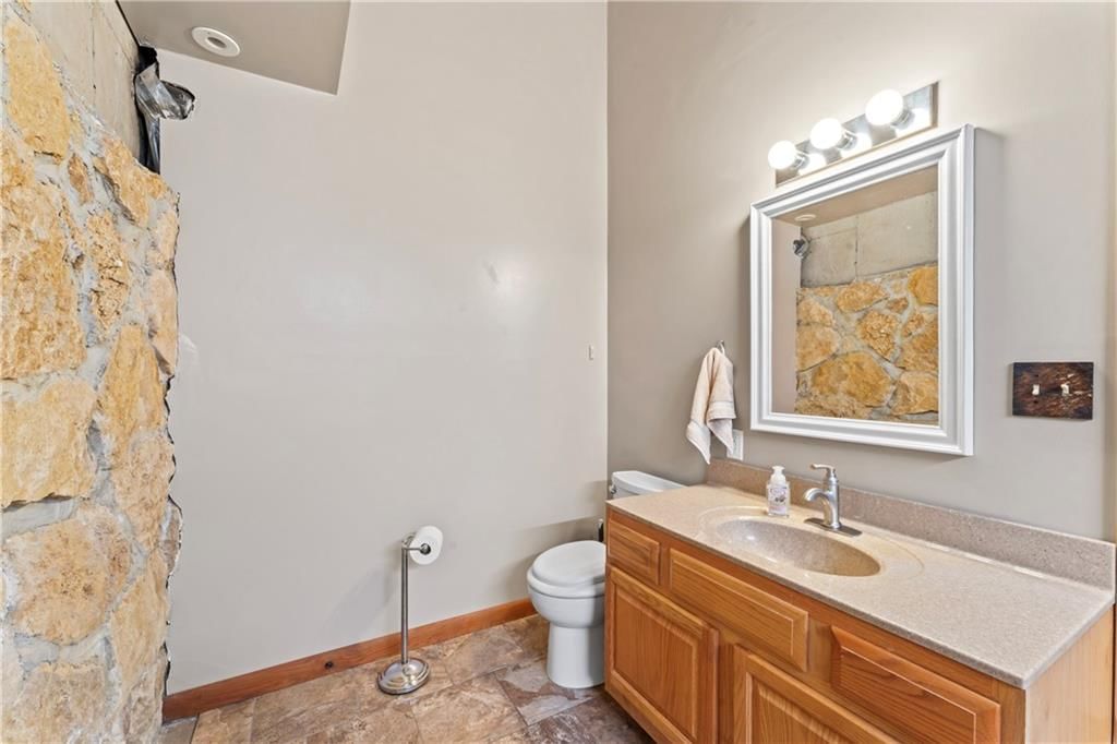 9016 Riverview Avenue — photo 33