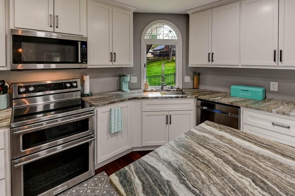 218 NW Aspen Street — photo 32
