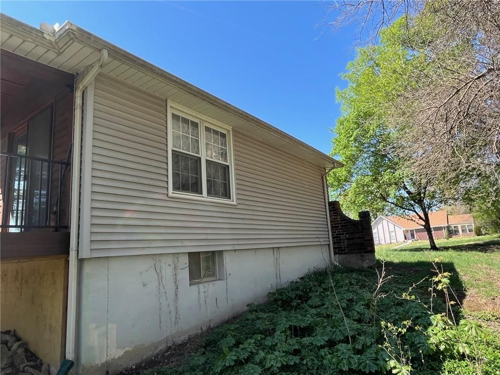 6109 Trott Road — photo 9