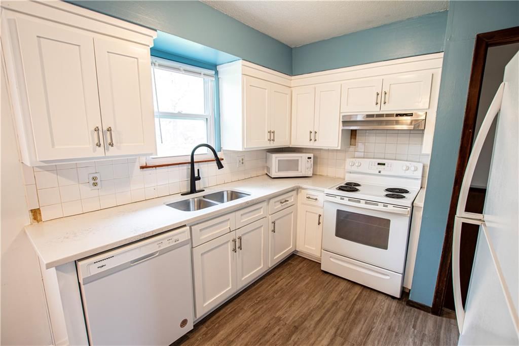 607 NE Chipman Road — photo 13