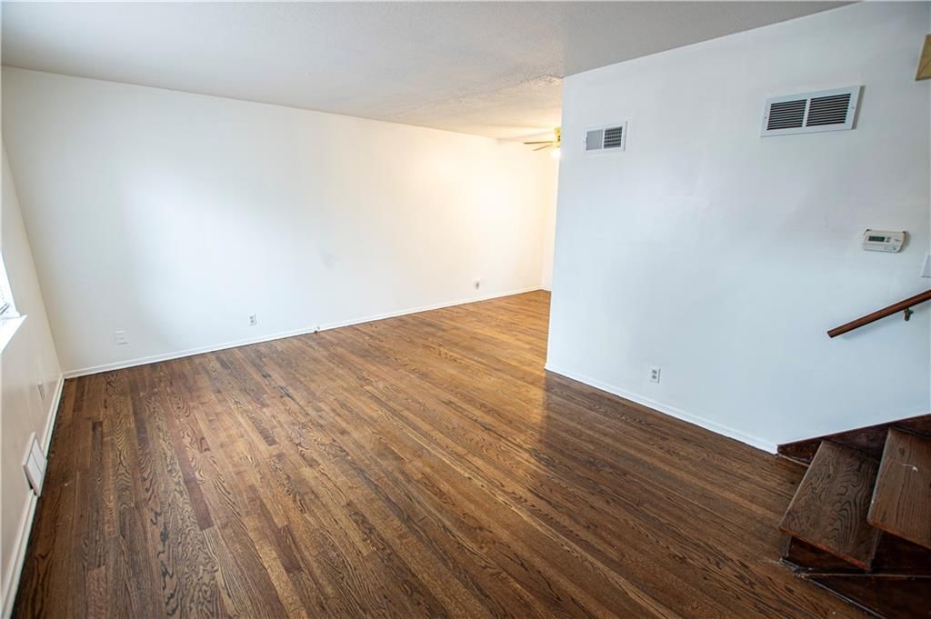 607 NE Chipman Road — photo 3