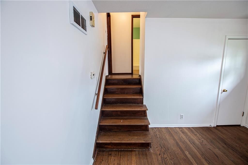 607 NE Chipman Road — photo 5