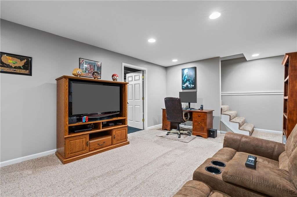 901 NW Pennington Court — photo 27