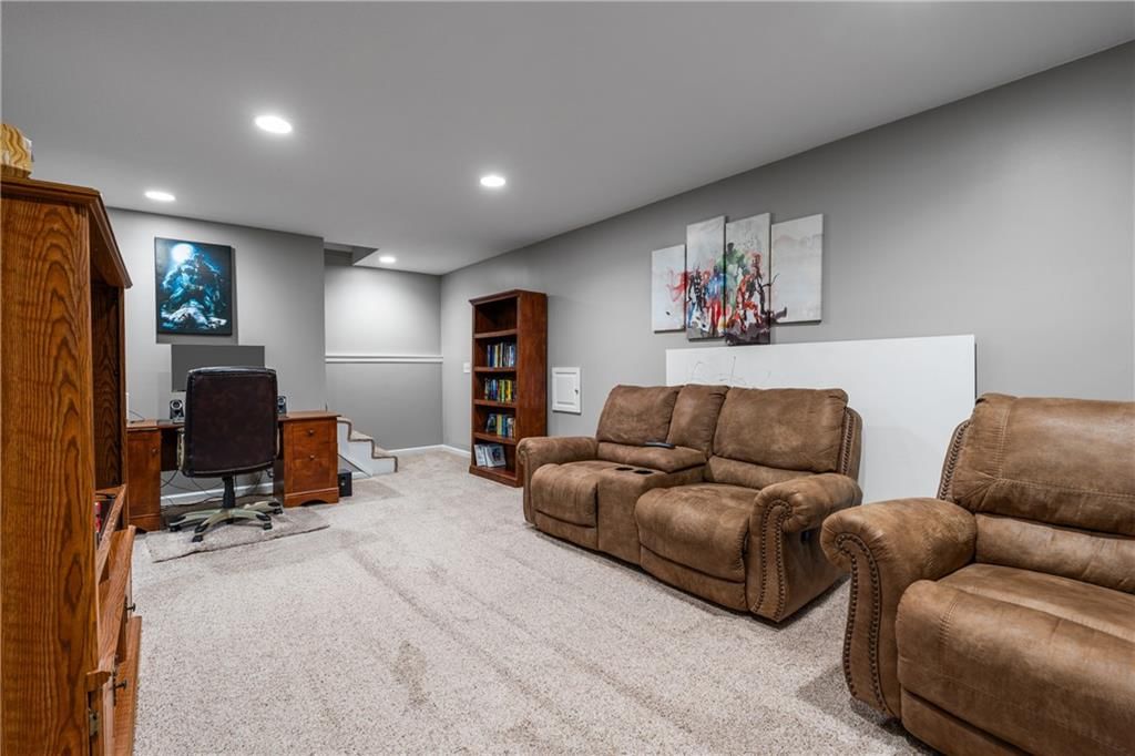 901 NW Pennington Court — photo 29