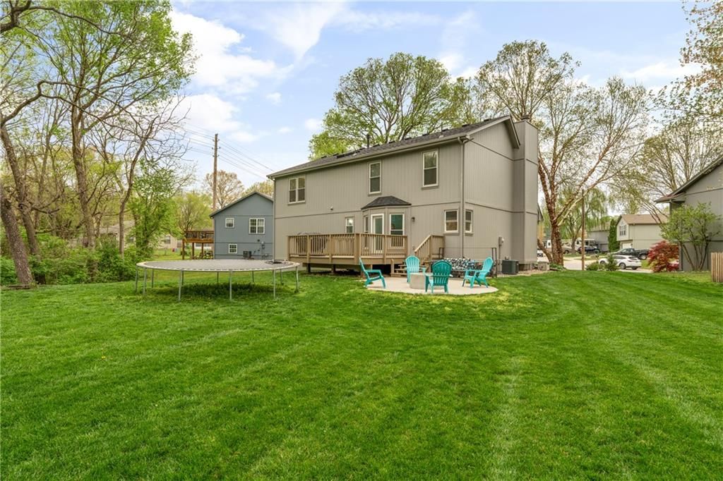 901 NW Pennington Court — photo 33