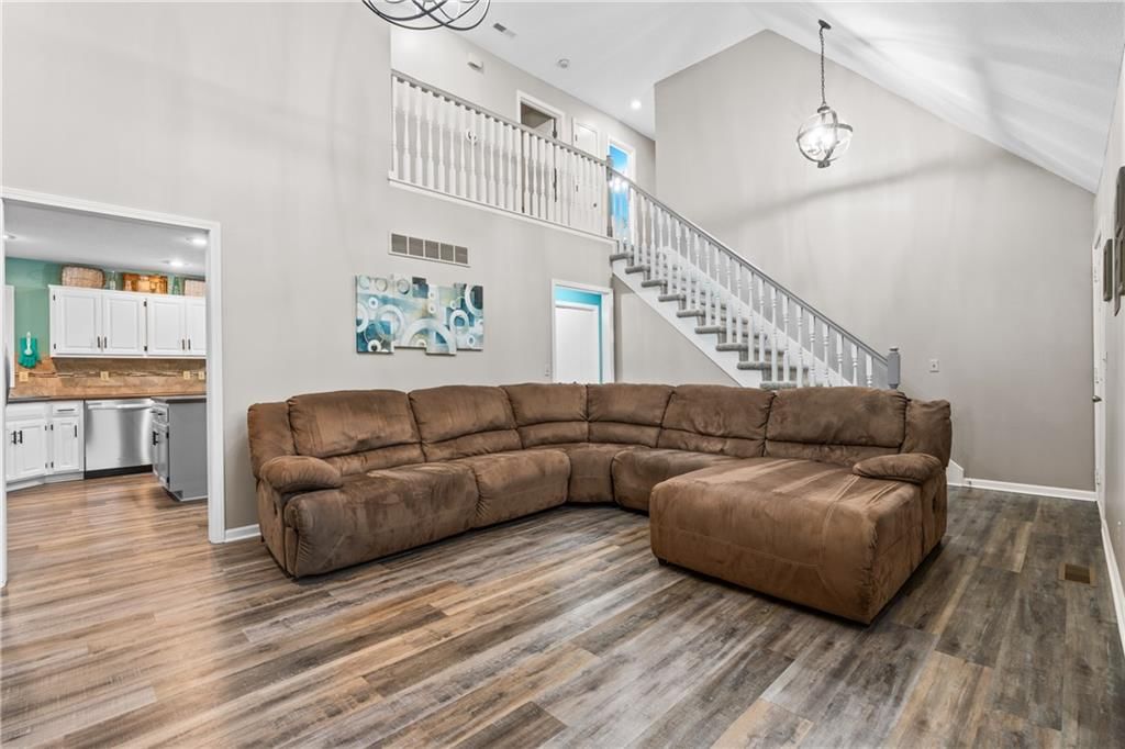 901 NW Pennington Court — photo 8