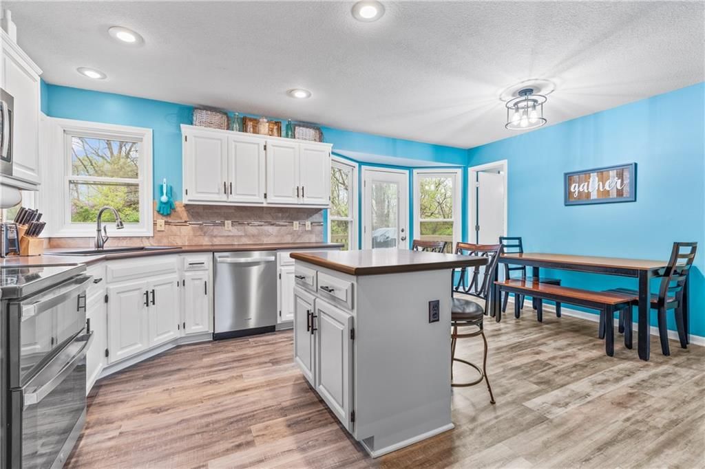 901 NW Pennington Court — photo 9