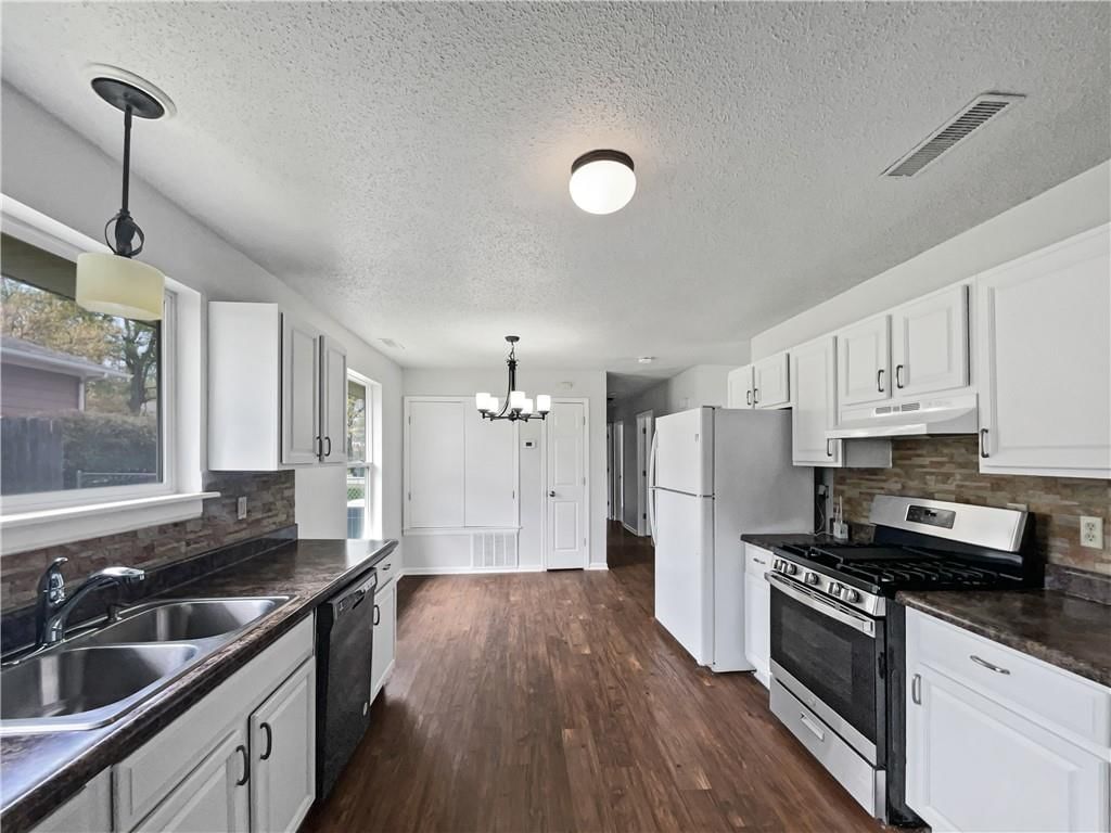 1503 E Park Street — photo 13