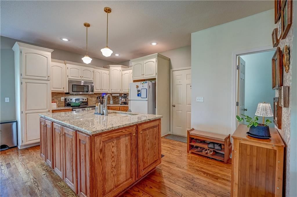 2344 SW River Spring Road — photo 9