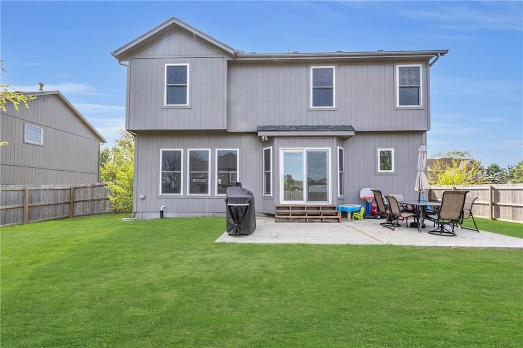 18337 Butternut Street — photo 31