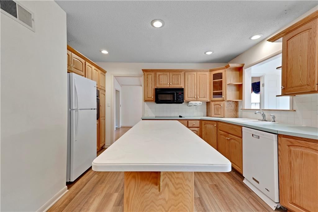 6601 Milhaven Drive — photo 11