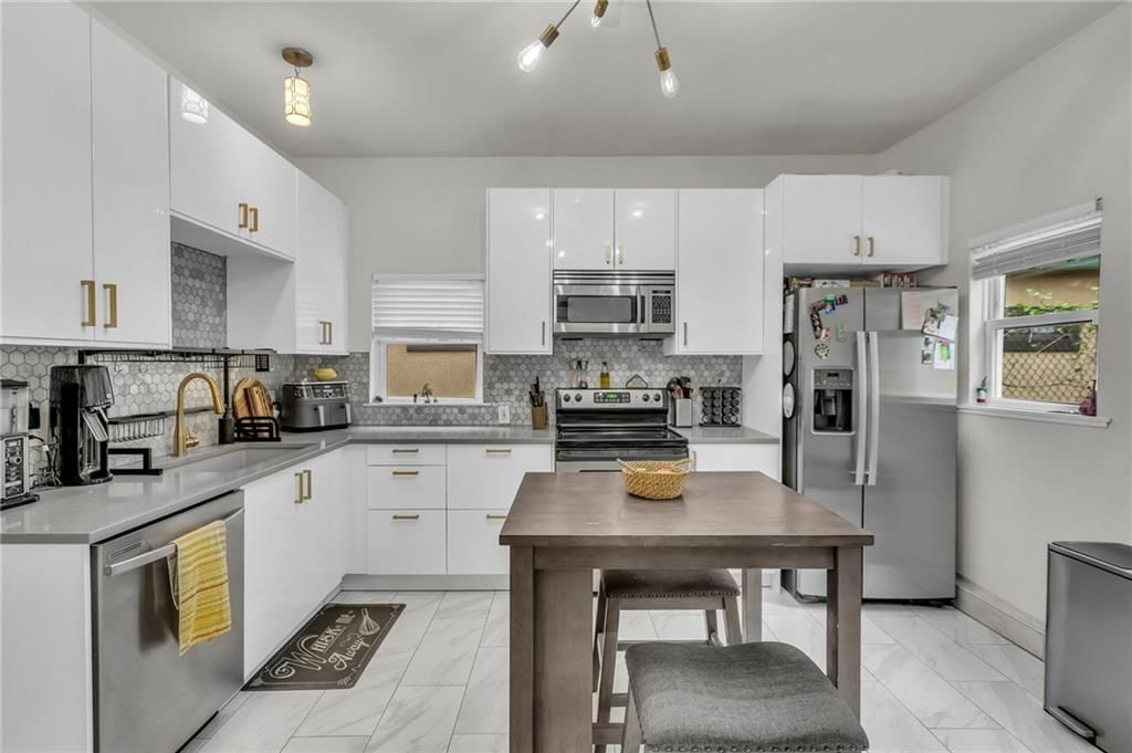 533 Forest Avenue — photo 9