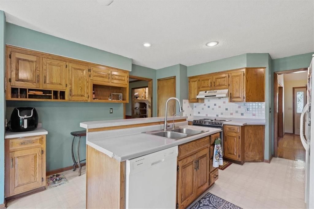 11209 W 115 Street — photo 12