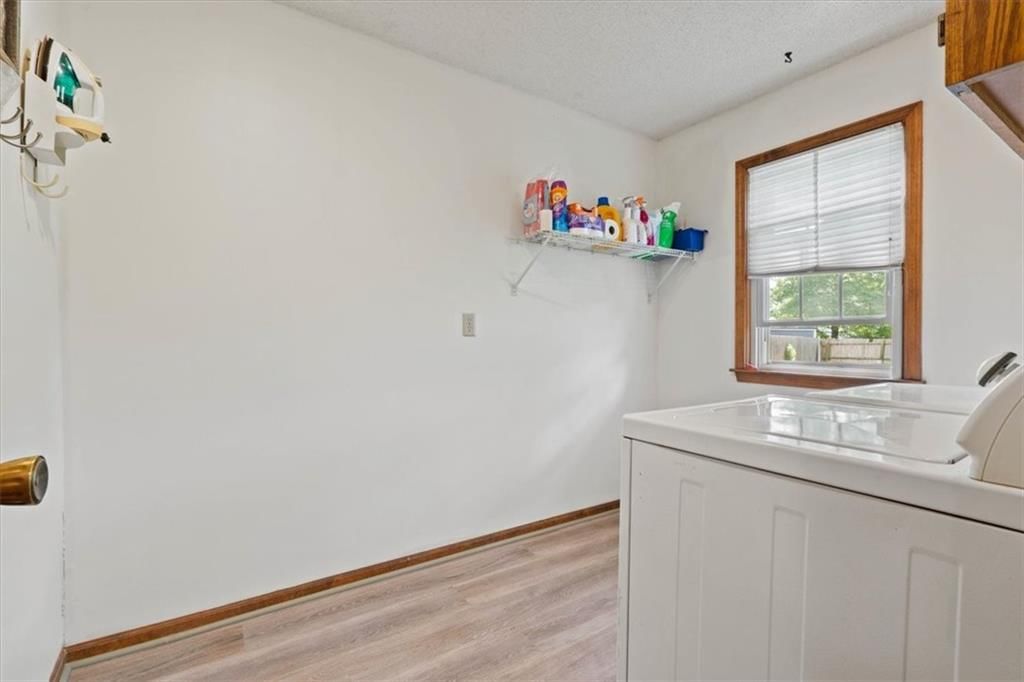 11209 W 115 Street — photo 14