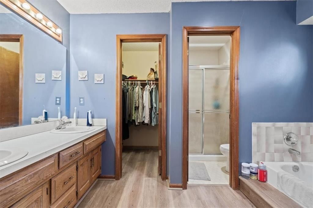 11209 W 115 Street — photo 16