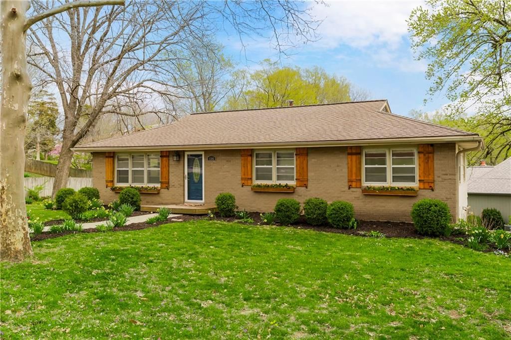 1305 Craig Drive — photo 2