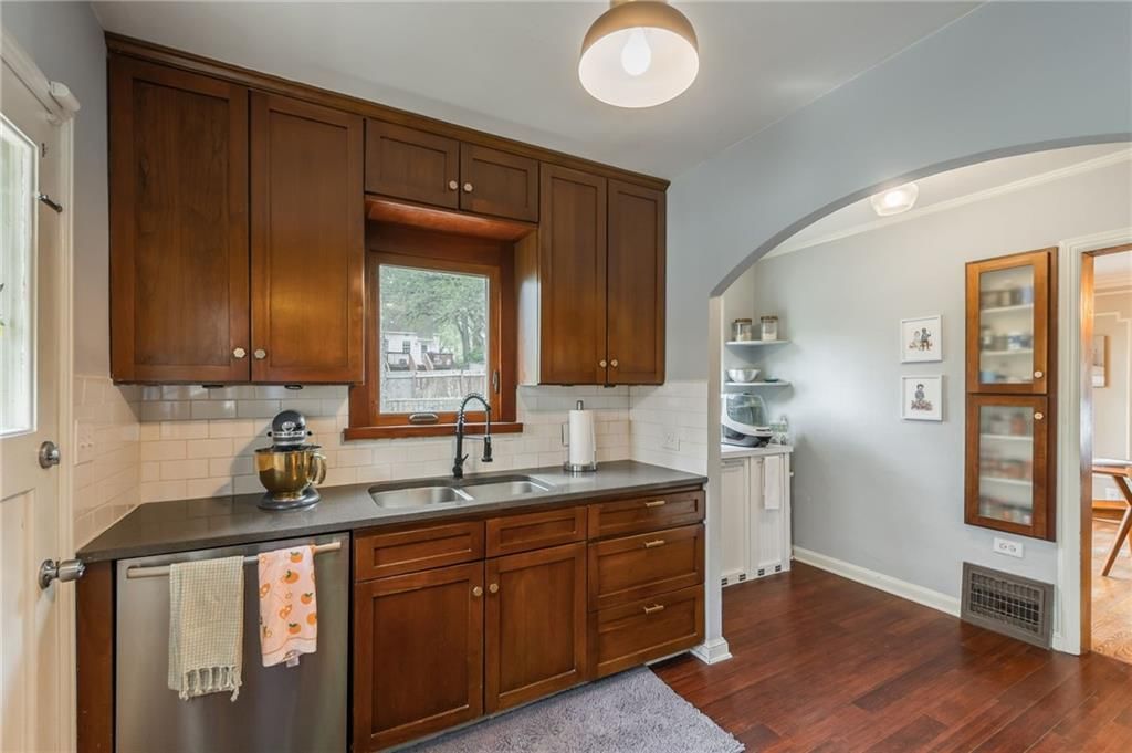 6516 Charlotte Street — photo 19