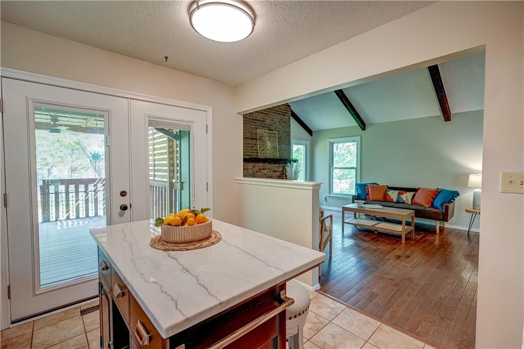 325 NE Chapel Court — photo 11
