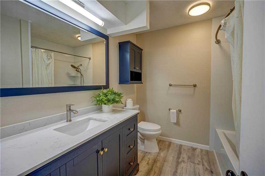 325 NE Chapel Court — photo 14