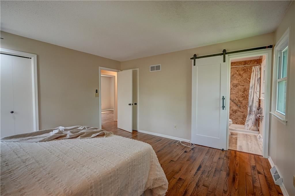 325 NE Chapel Court — photo 16