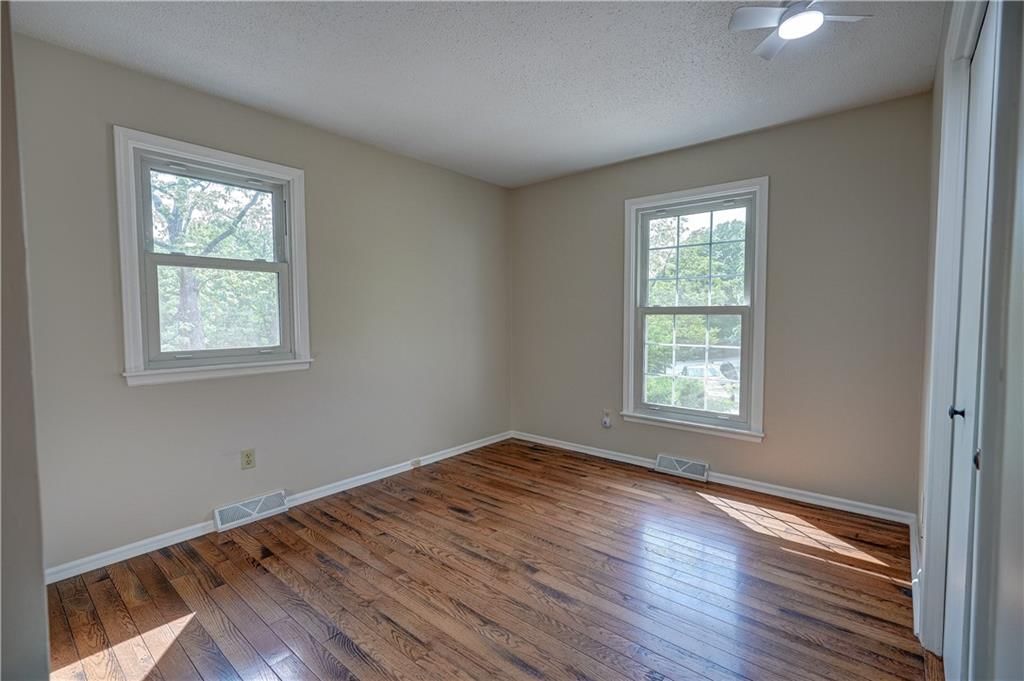 325 NE Chapel Court — photo 20