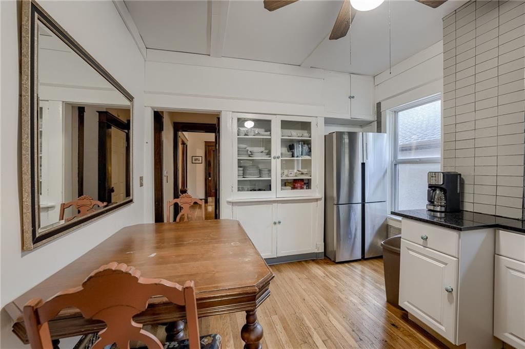 2537 Charlotte Street — photo 12