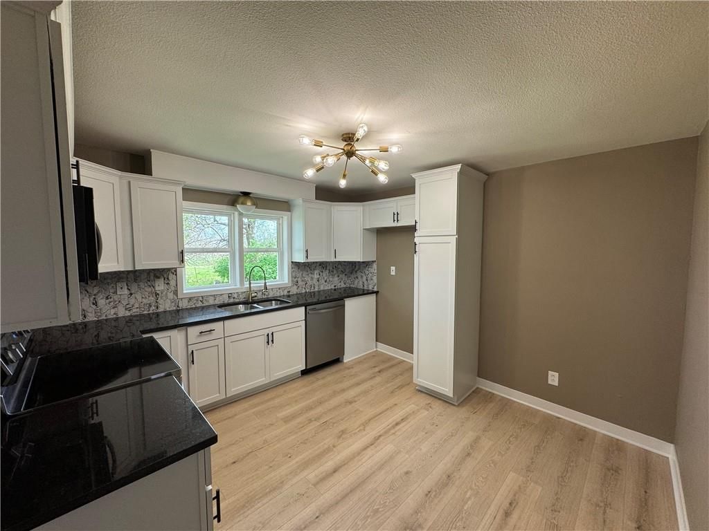 303 S Chestnut Street — photo 8