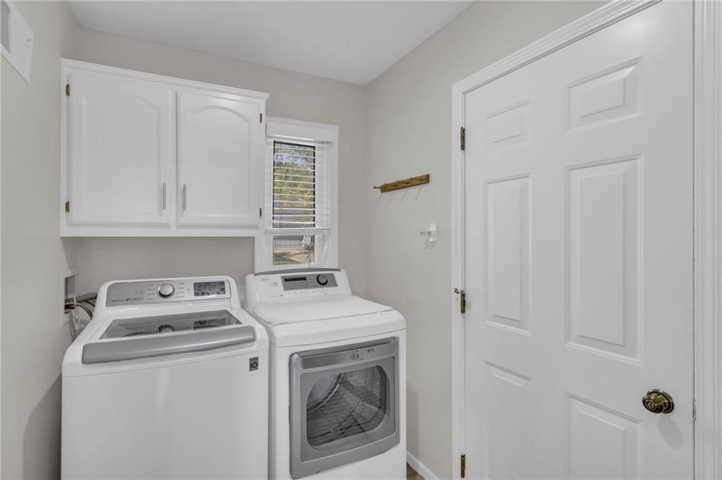 8708 W 113TH Street — photo 28