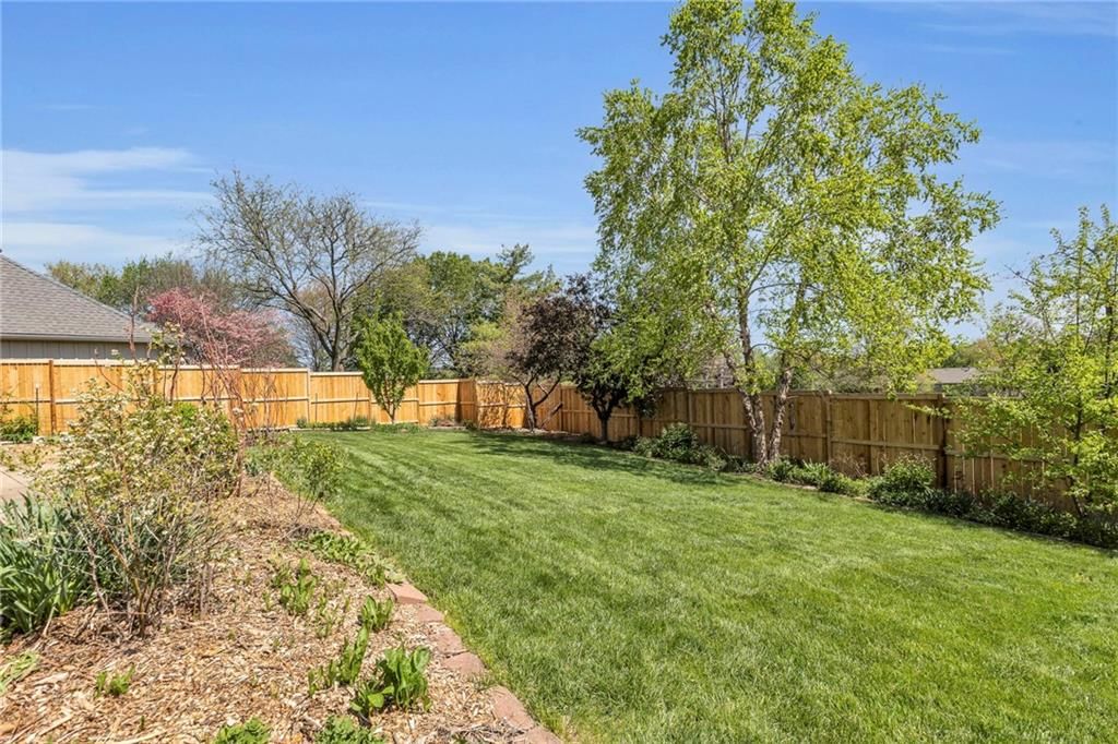 8708 W 113TH Street — photo 29
