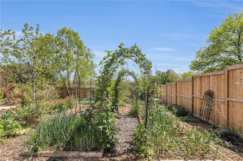 8708 W 113TH Street — photo 30