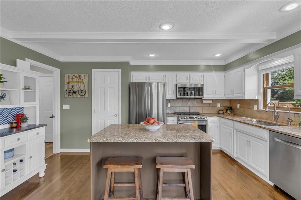 8708 W 113TH Street — photo 8