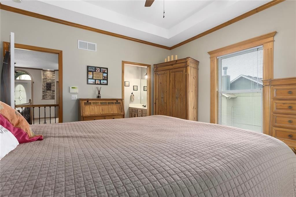 304 Lakeview Drive — photo 16