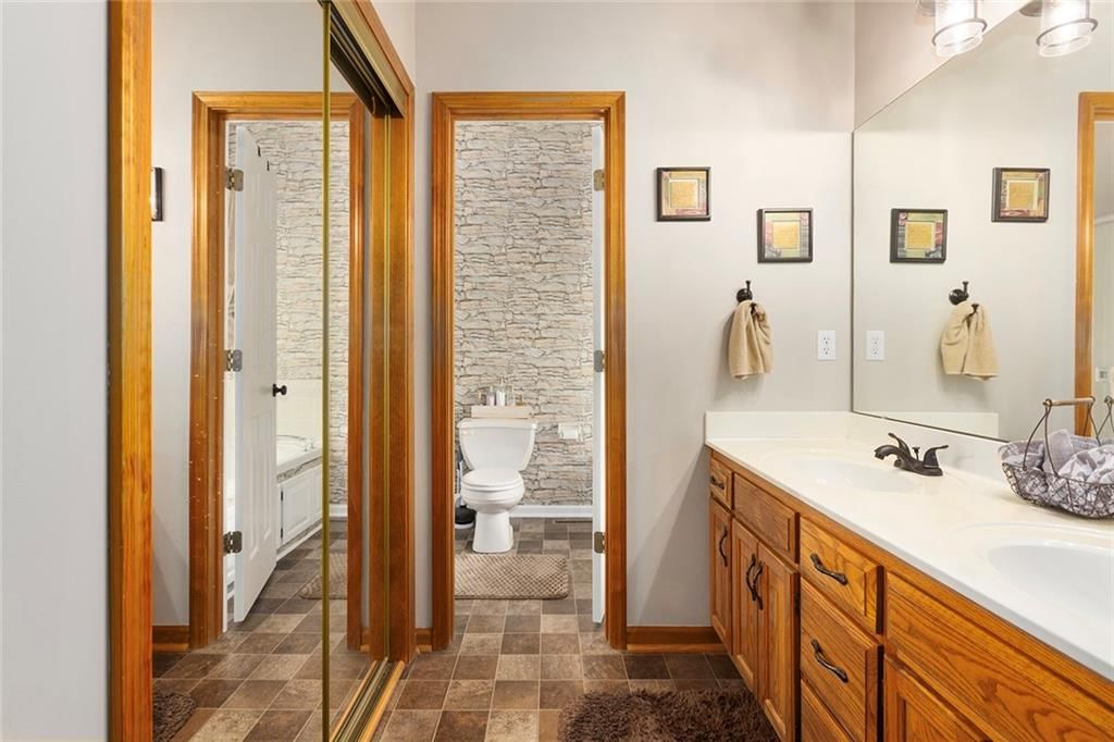 304 Lakeview Drive — photo 17