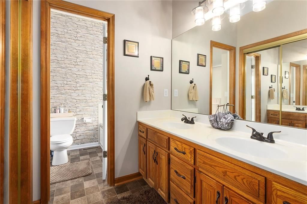 304 Lakeview Drive — photo 18