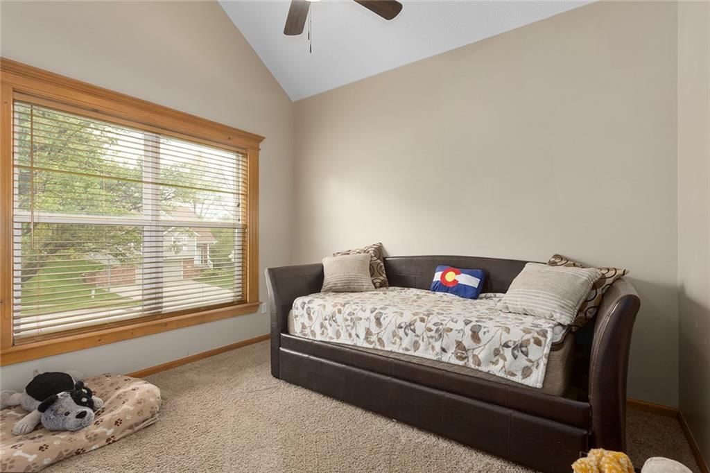 304 Lakeview Drive — photo 21